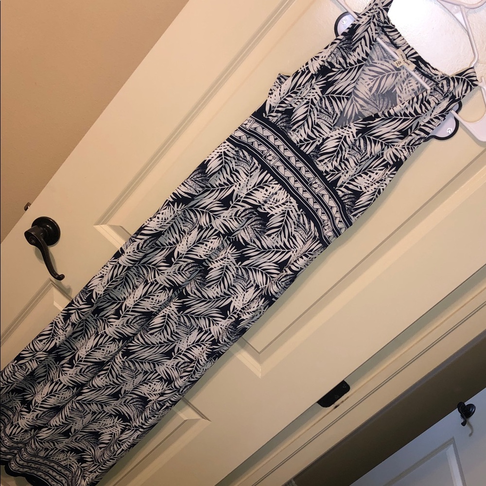 Max Studio Navy and White Leaf-Print Maxi Dress